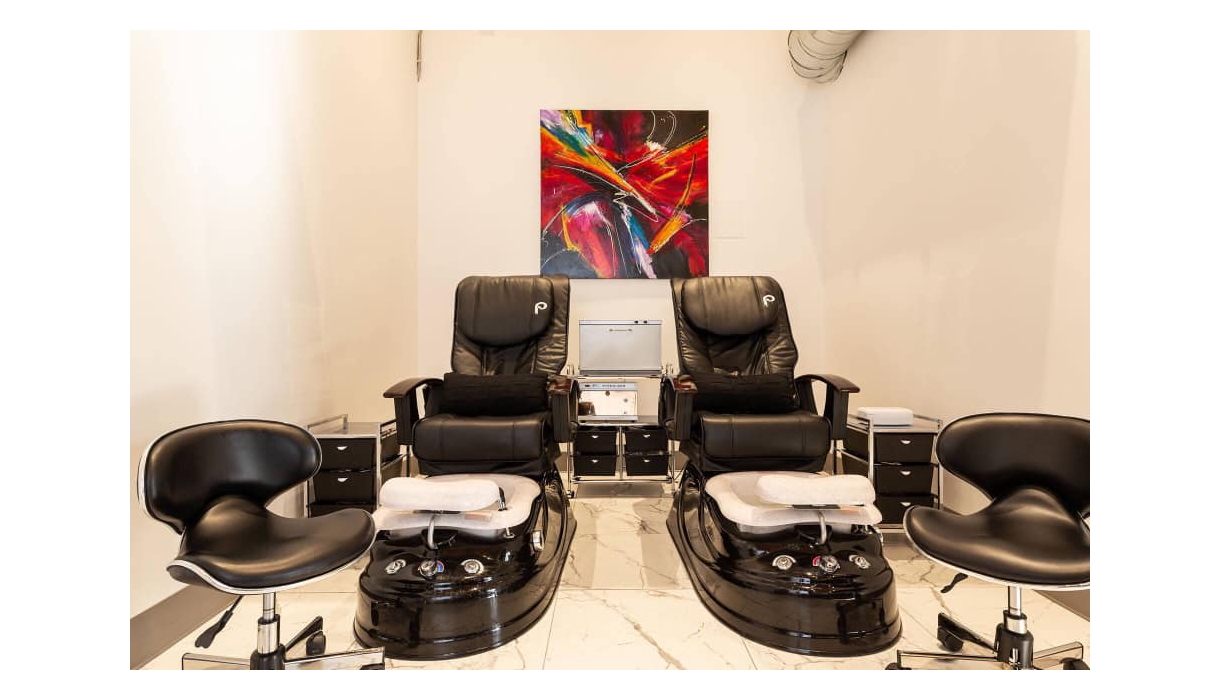 Choosing the Perfect Pedicure Chair: A Guide for Salon & Spa Owners