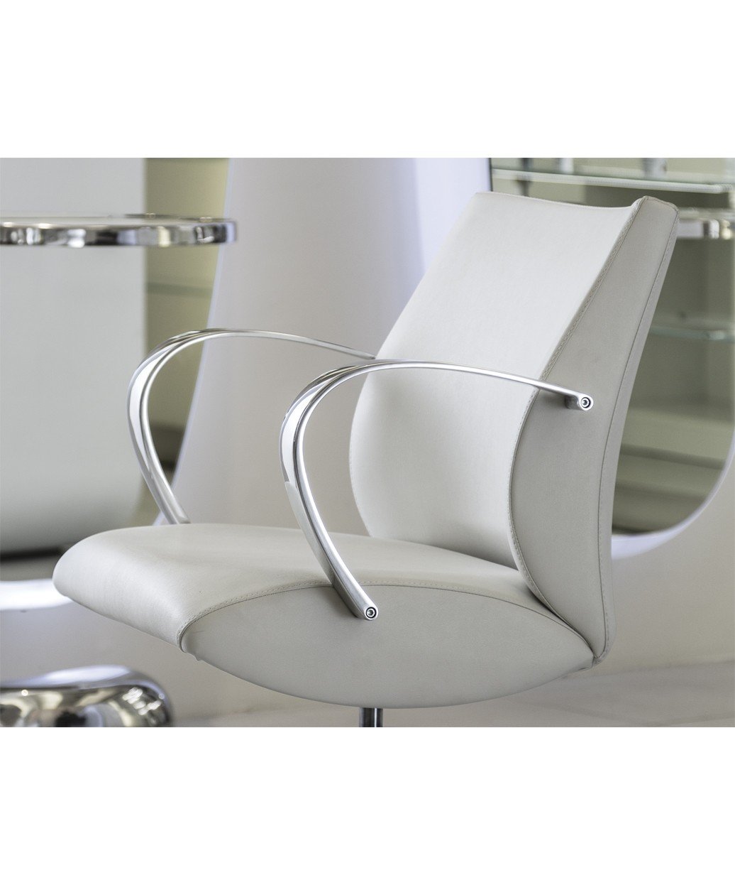 Belvedere Lioness Styling Chair